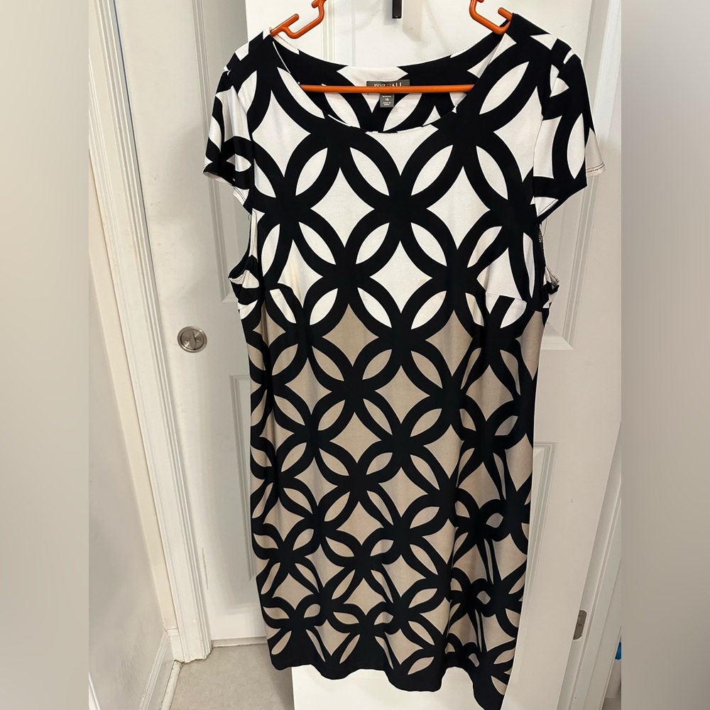 Elegant Black and White Patterned Dress